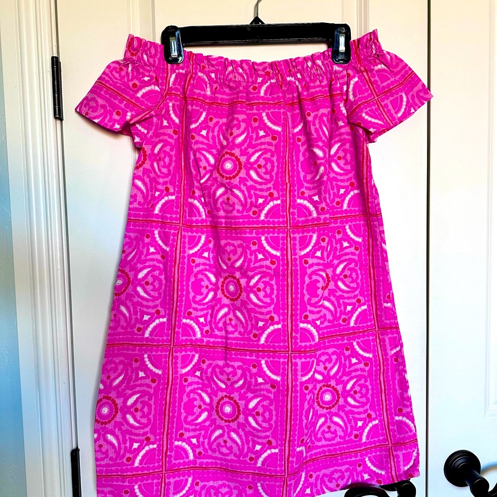 VINEYARD VINES ~Fushia Print Off the shoulder summer shift 🩷
